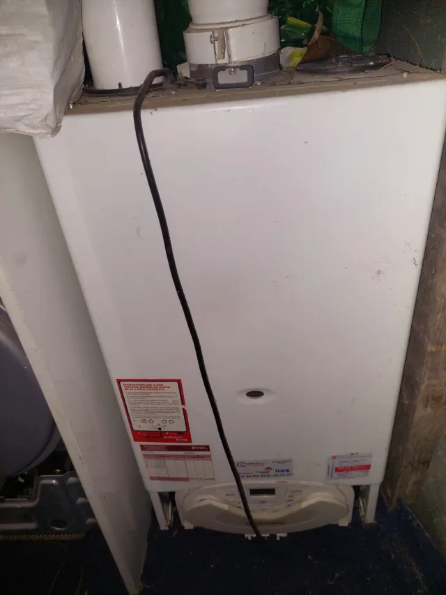 Caldera  ariston Blanca