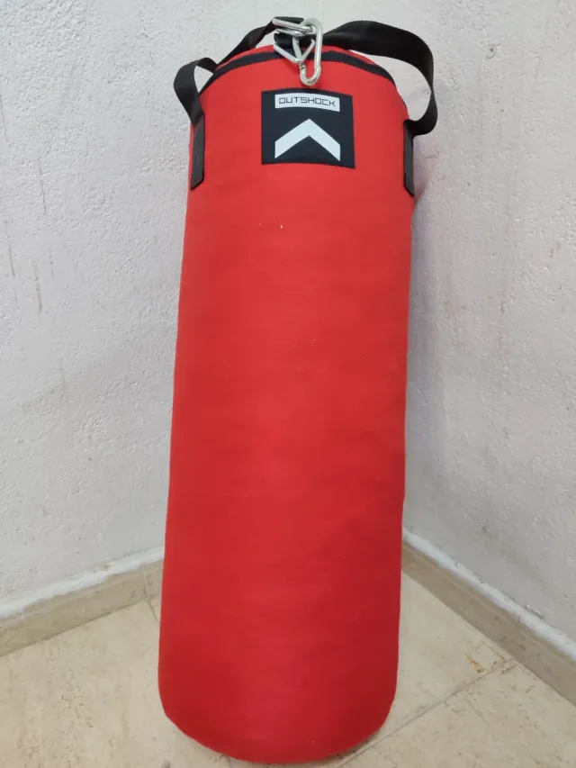 Saco de boxeo rojo OUTSHOCK