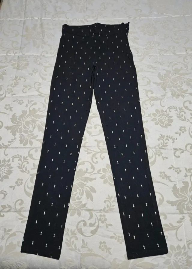 Pantalón negro estampado elastico