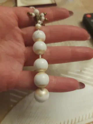 Pulsera Milá perlas blancas y charm