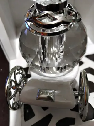 Profumatore in cristallo e metallo