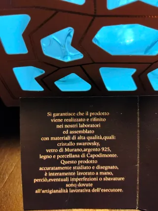 Profumatore in cristallo e metallo