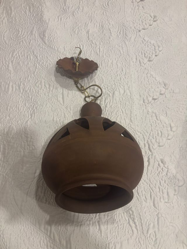 Lámpara colgante de barro