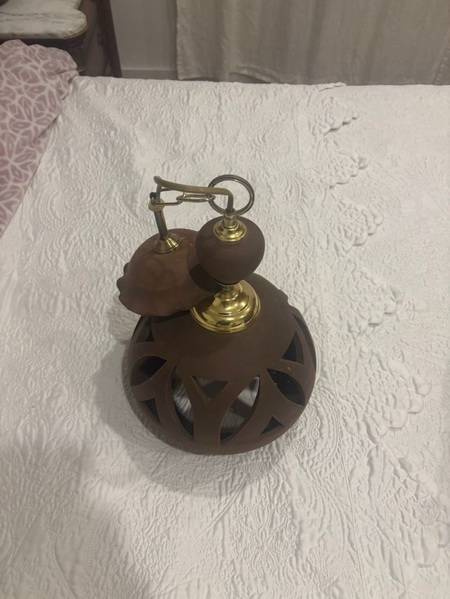 Lámpara colgante de barro