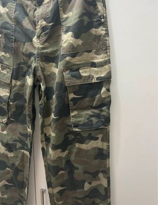 Pantaloni mimetici cargo