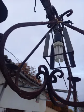 Lámpara de forja exterior