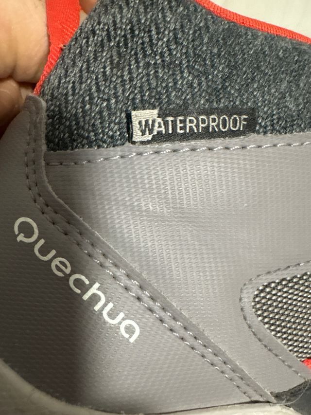 Botas Quechua niño rojo y negro