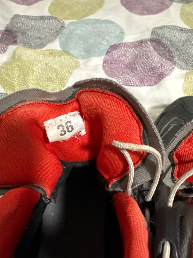 Botas Quechua niño rojo y negro