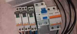 12 Interruptores magnetotermicos