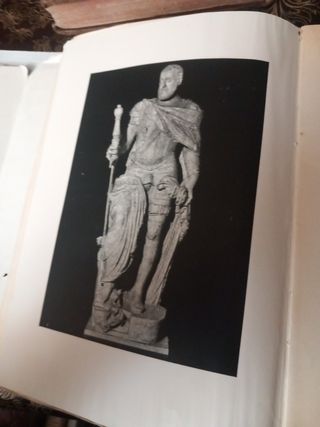 Libro antiguo Carlos V 1958