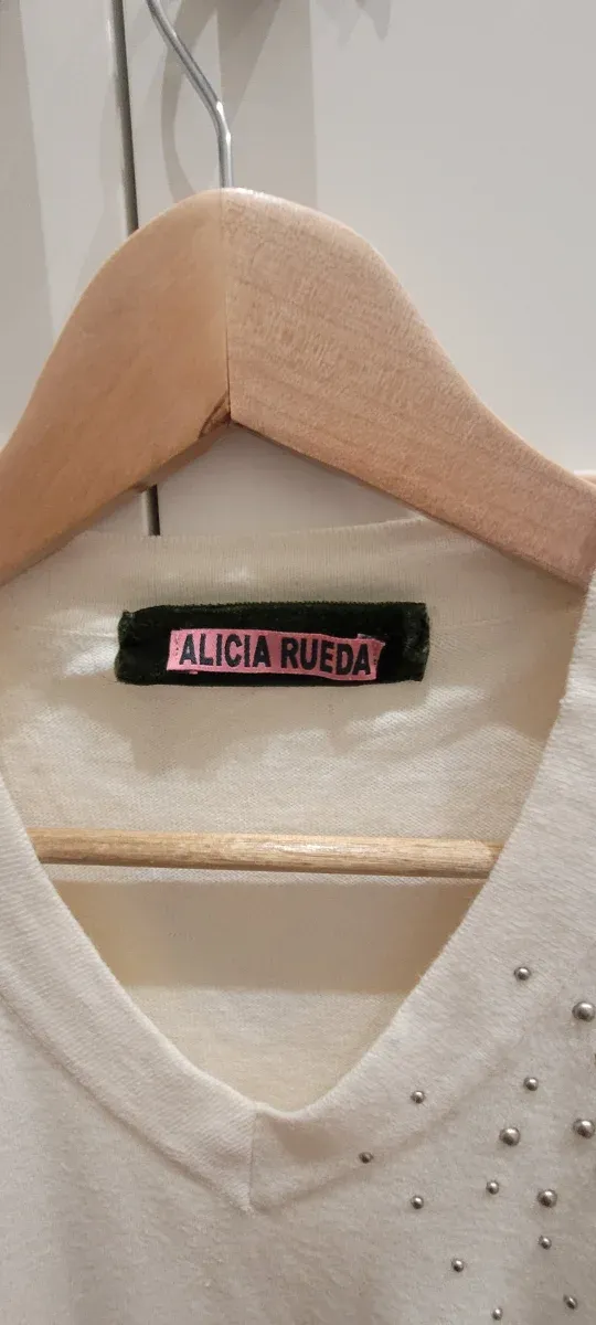 Jersey ALICIA RUEDA blanco manga corta apliques