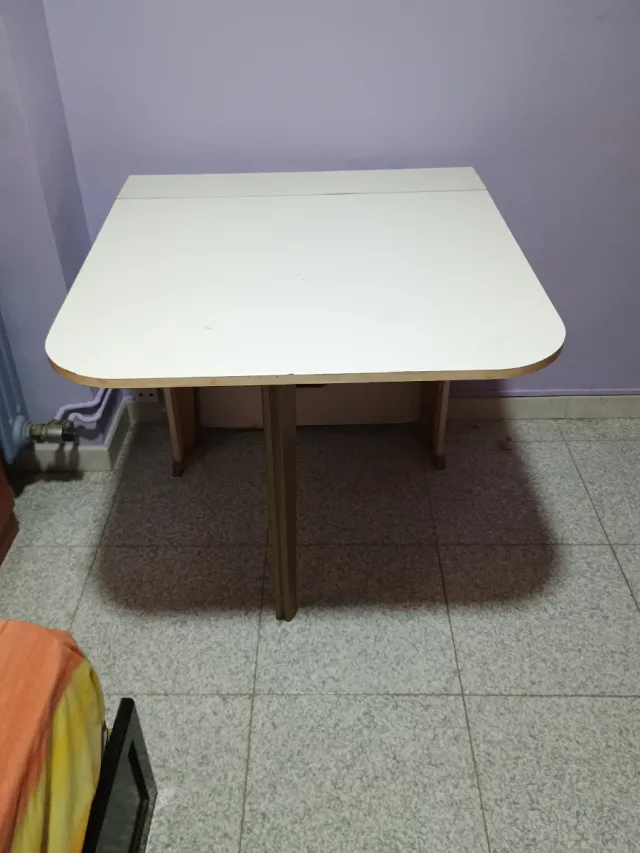 Mesa extensible blanca grande plegable