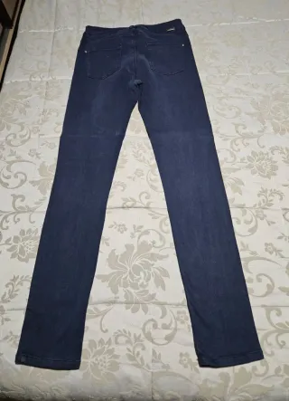 Pantalón vaquero azul mujer Zara