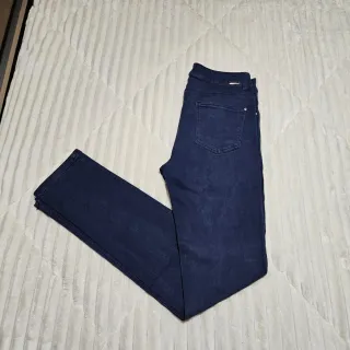 Pantalón vaquero azul mujer Zara