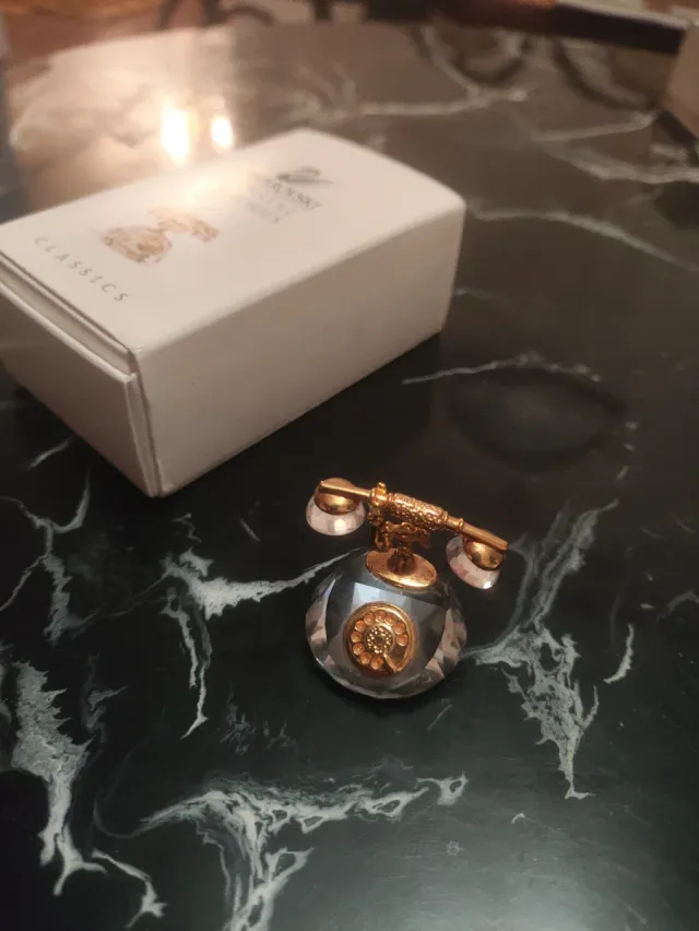 Teléfono Swarovski Crystal Memories (para reparar)