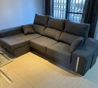 Sofá chaise longue gris