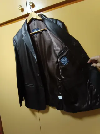 Americana de piel marrón Talla M