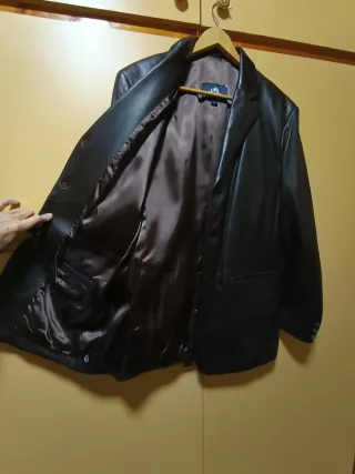 Americana de piel marrón Talla M