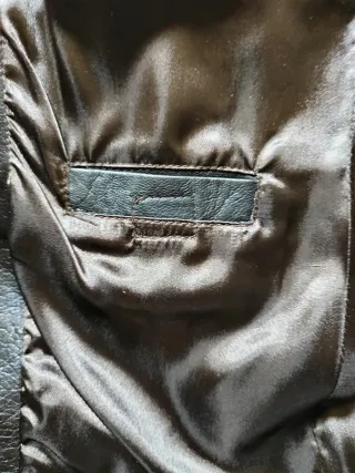 Americana de piel marrón Talla M