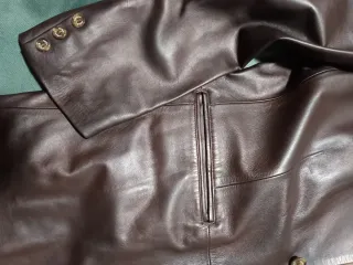 Americana de piel marrón Talla M