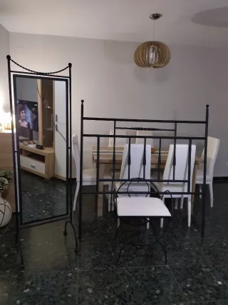 Conjunto Forja: Espejo, Cabecero y Banco