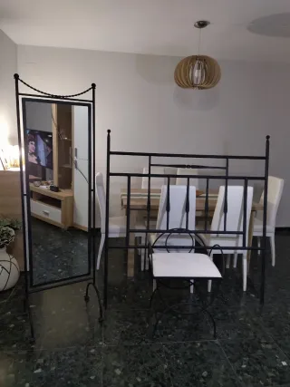 Conjunto Forja: Espejo, Cabecero y Banco