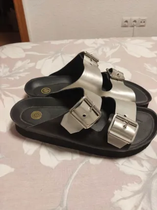 Sandalias Genius plataforma negras y plateadas