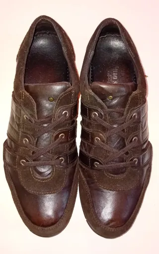 Zapatos deportivos marrones talla 43