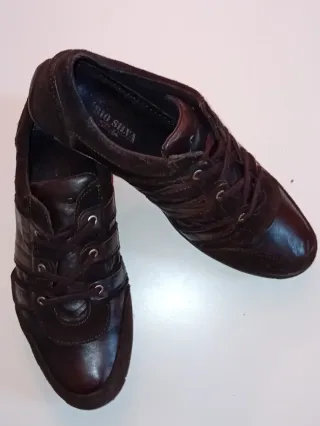 Zapatos deportivos marrones talla 43