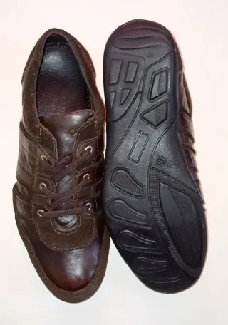 Zapatos deportivos marrones talla 43