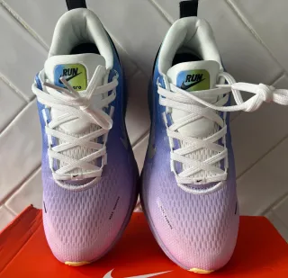 Nike Vomero 18 Talla 40