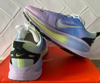 Nike Vomero 18 Talla 40