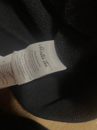 Sudadera Mister Tee Negra con Texto