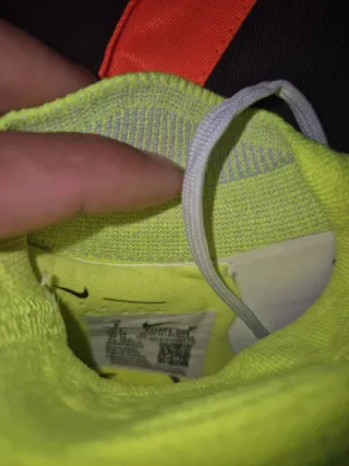 Nike Phantom Talla 41 Botas Fútbol