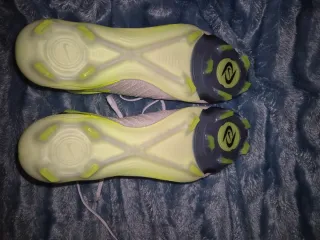 Nike Phantom Talla 41 Botas Fútbol