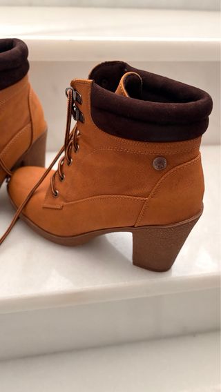 Botines de tacón marrones