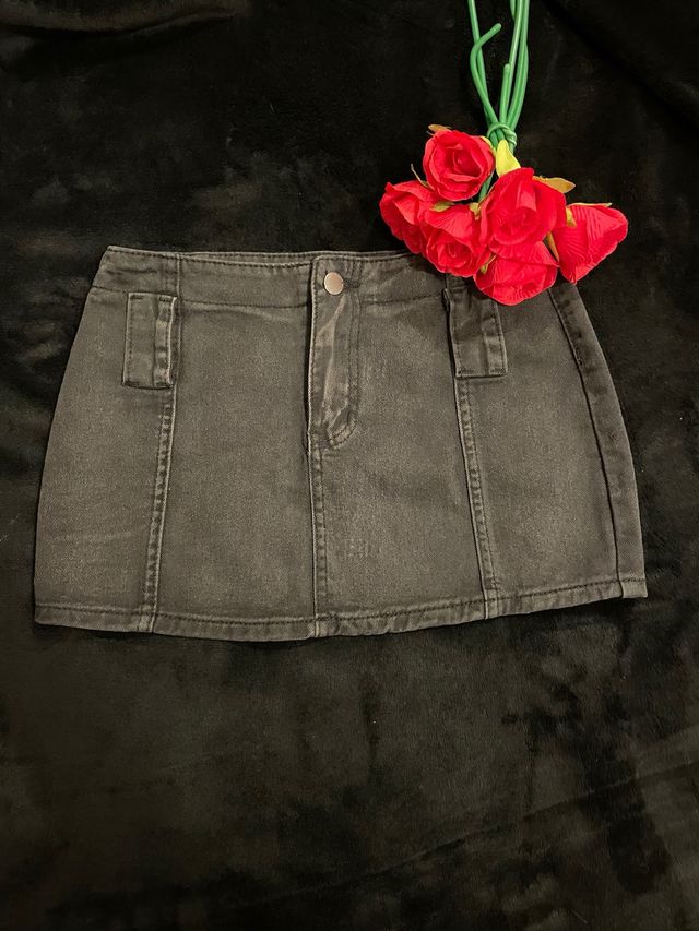 Falda corta vaquera negra