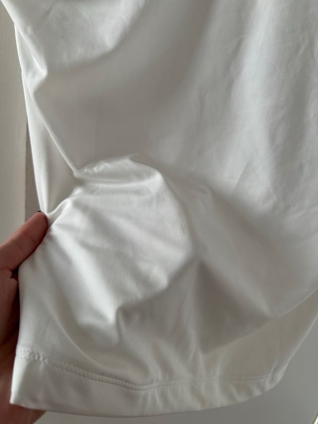 Camiseta blanca sin espalda Talla M