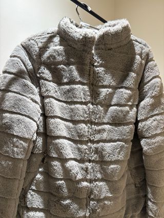 Chaqueta de pelo sintético gris mujer