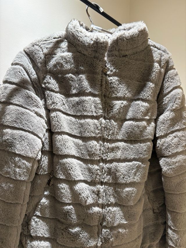 Chaqueta de pelo sintético gris mujer