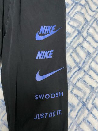 Pantalones Nike negros con logo