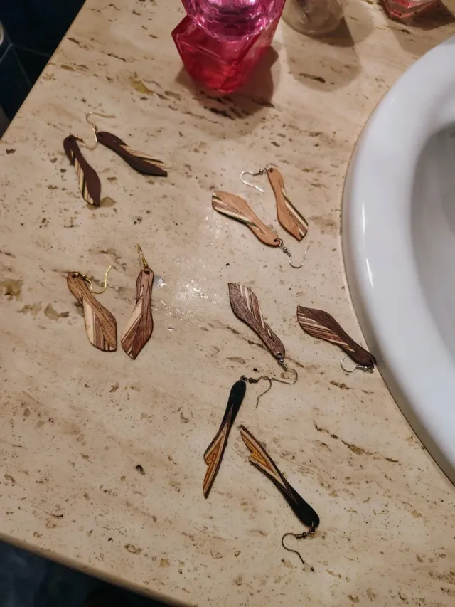 Pendientes madera natural diseño único