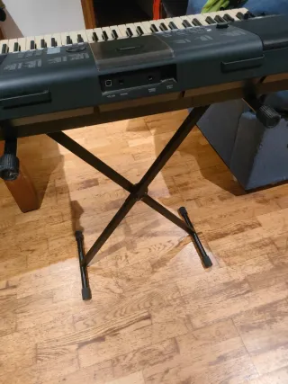 Yamaha PSR-E423 Teclado Digital