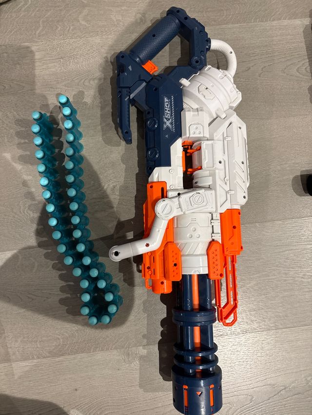 Pistola Nerf Xshot con cargador