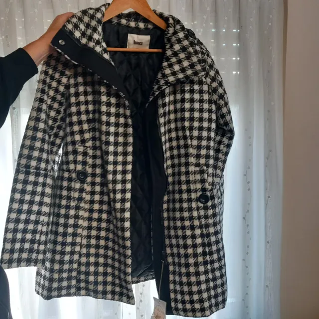 Abrigo Rinascimento Cuadros Blanco y Negro Talla M