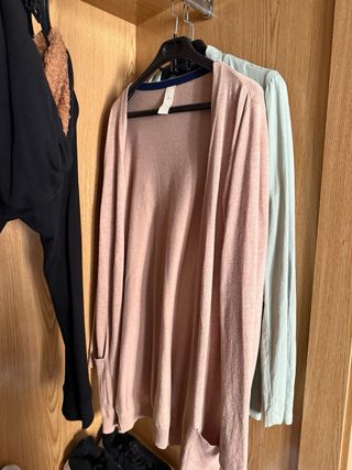 Lote de ropa y calzado de mujer.