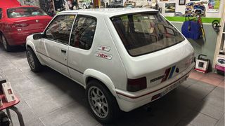 Peugeot 205