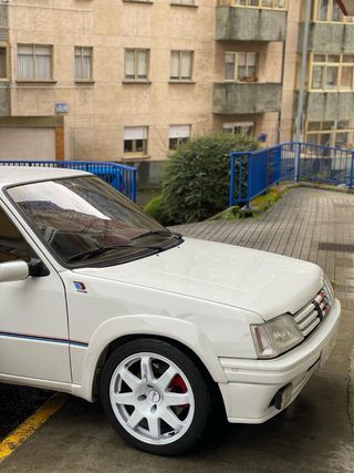 Peugeot 205