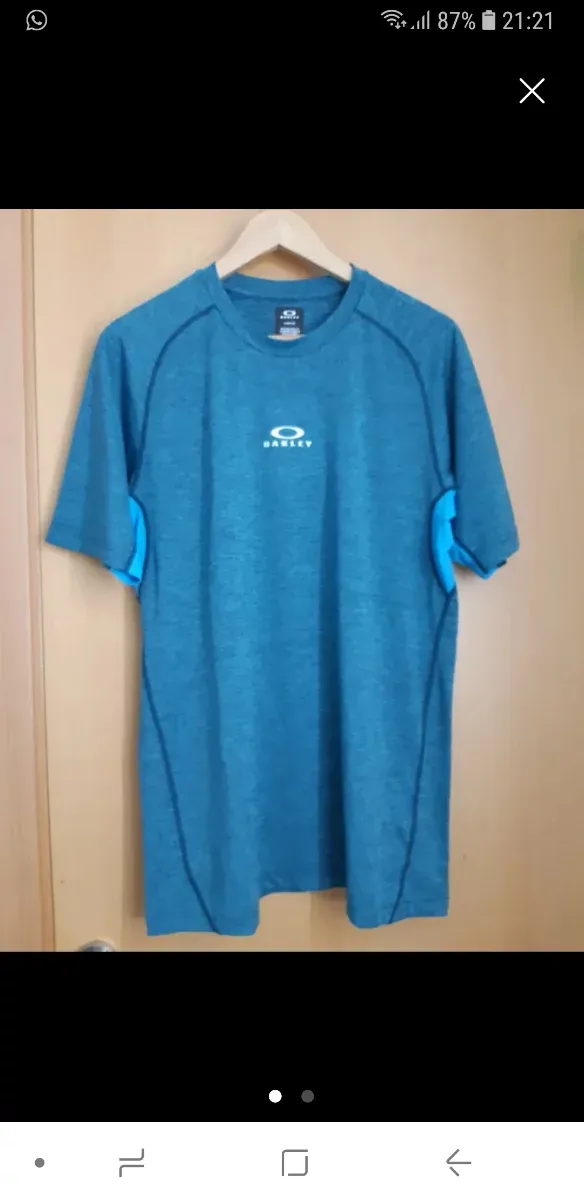 Sudadera y camiseta Oakley