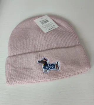 Gorro de lana con perrito teckel